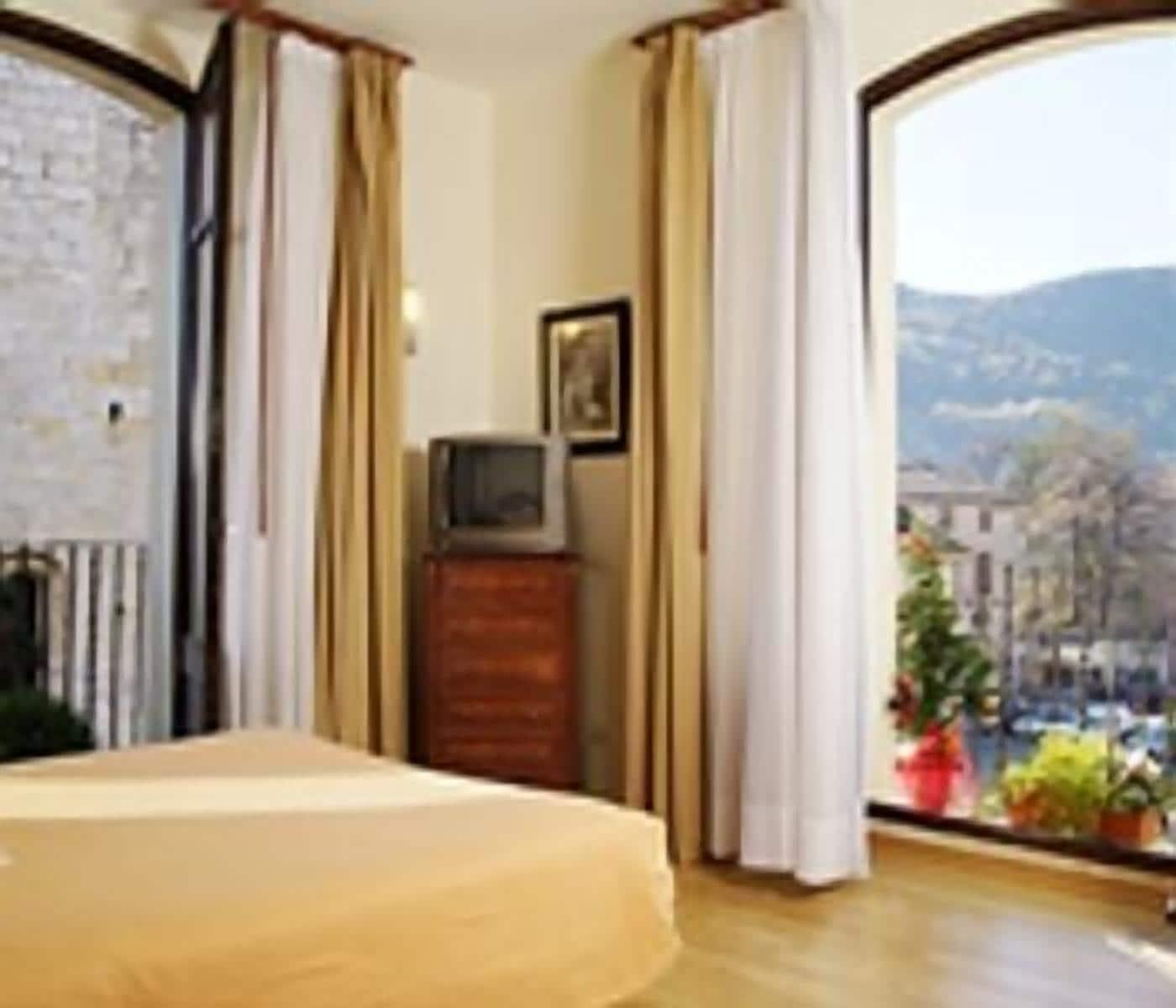 Hotel Comte Tallaferro バサルー 部屋 写真